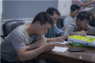 朝阳集团开展行车和有限作业空间安全操作培训、道路交通安全培训